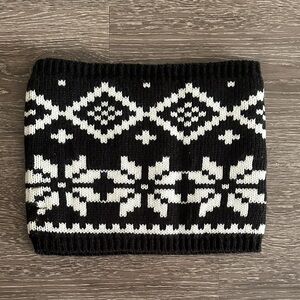 Xhilaration Black & White Knit Neck Warmer